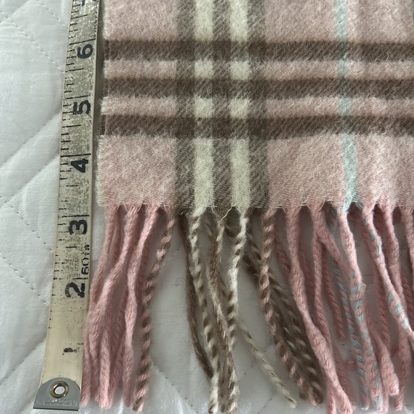 Burberrry London 100% Cashmere Nova Check Scarf - Picture 3 of 9